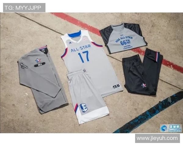 足球明星训练外套时尚搭配与风格解析全景展示